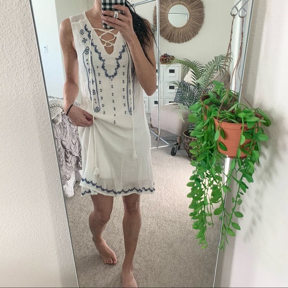Cloth & People White Embroidered Dress Beachy Boho Small - Picture 3 of 11